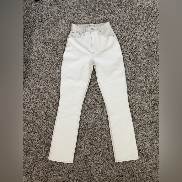 Abercrombie & Fitch The Slim Straight Ultra High Rise Cream Pants | Size 24 - Picture 4 of 5
